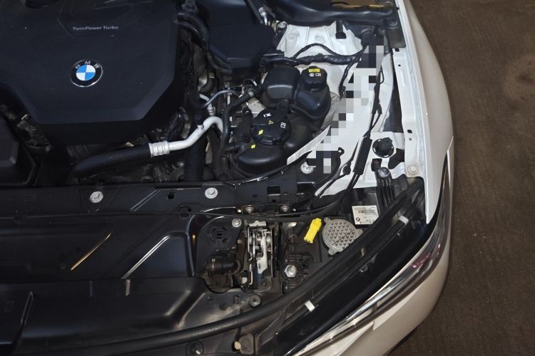 Used BMW 3 Series 2021 325Li M Sport Shadowline Package Engine Bay Left