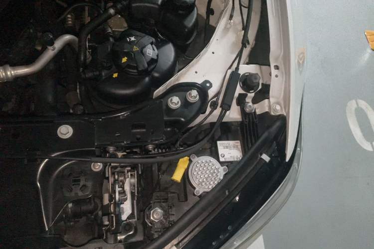 Used BMW 3 Series 2021 325i M Sport Night Edition package Engine Bay Left