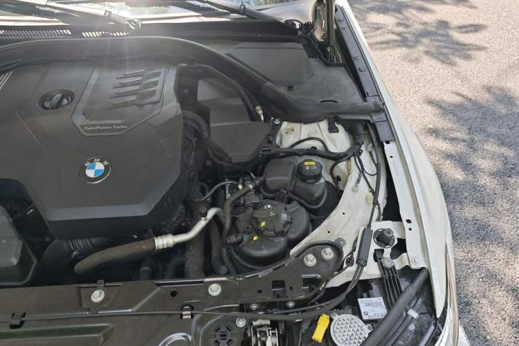 Used BMW 3 Series 2021 320i Sport Package Engine Bay Left