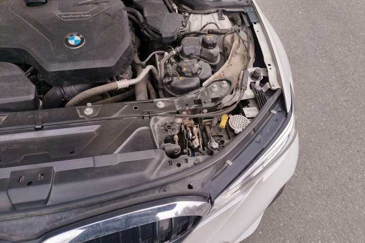 Used BMW 3 Series 2021 Restyled 325i M Sport Package Engine Bay Left