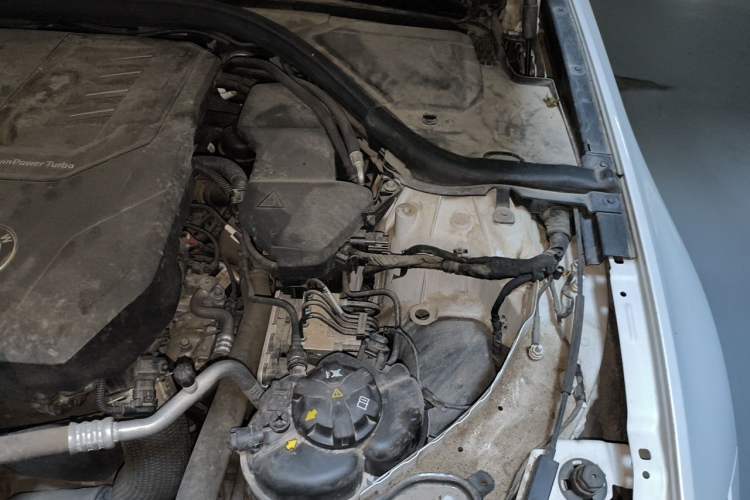 Used BMW 3 Series 2021 Second Facelift 325Li M Sport Package Engine Bay Left