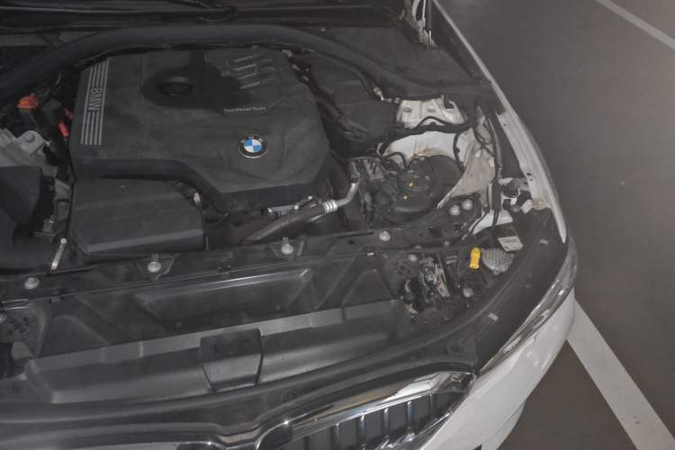 Used BMW 3 Series 2021 320i Sport Package Engine Bay Left