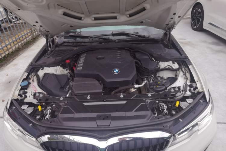 Used BMW 3 Series 2021 Restyled 320i Sport Package Engine Bay