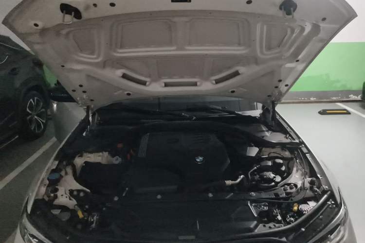 Used BMW 3 Series 2021 325i M Sport Night Edition package Engine Bay