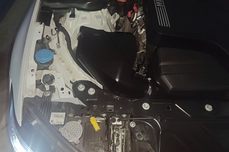 Used BMW 3 Series 2021 Restyled 320i Sport Package Engine Bay Right