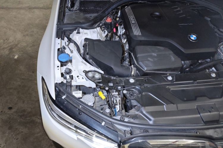 Used BMW 3 Series 2021 320Li M Sport Package Engine Bay Right