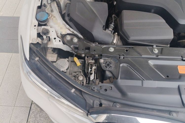 Used BMW 3 Series 2021 Second Facelift 320Li M Sport Package Engine Bay Right
