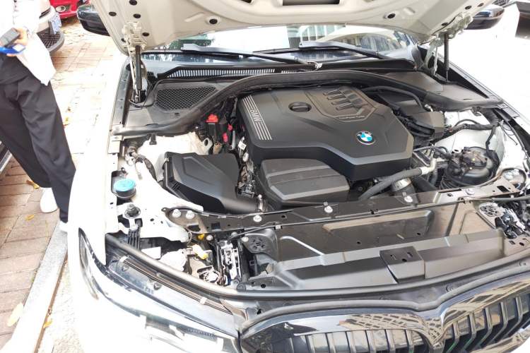 Used BMW 3 Series 2021 325Li M Sport Shadowline Package Engine Bay Right