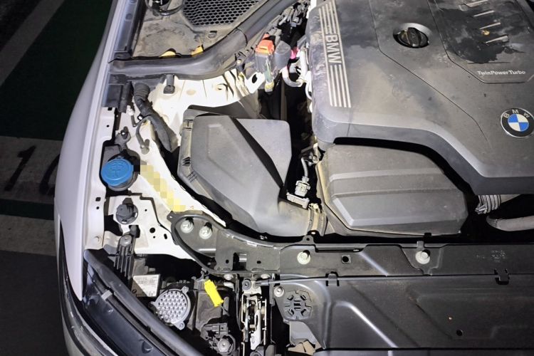 Used BMW 3 Series 2021 320Li M Sport Package Engine Bay Right