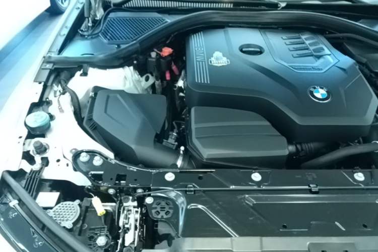 Used BMW 3 Series 2021 320Li M Sport Package Engine Bay Right