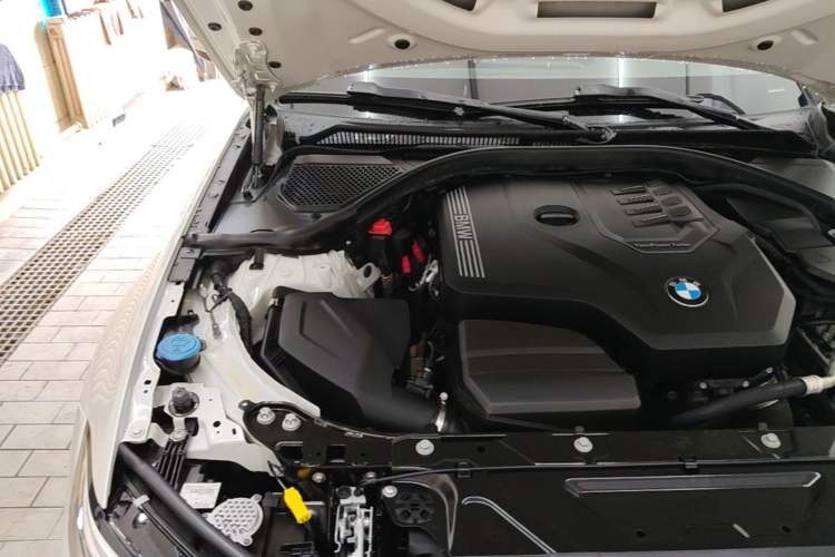 Used BMW 3 Series 2021 Restyled 325Li xDrive M Sport Package Engine Bay Right