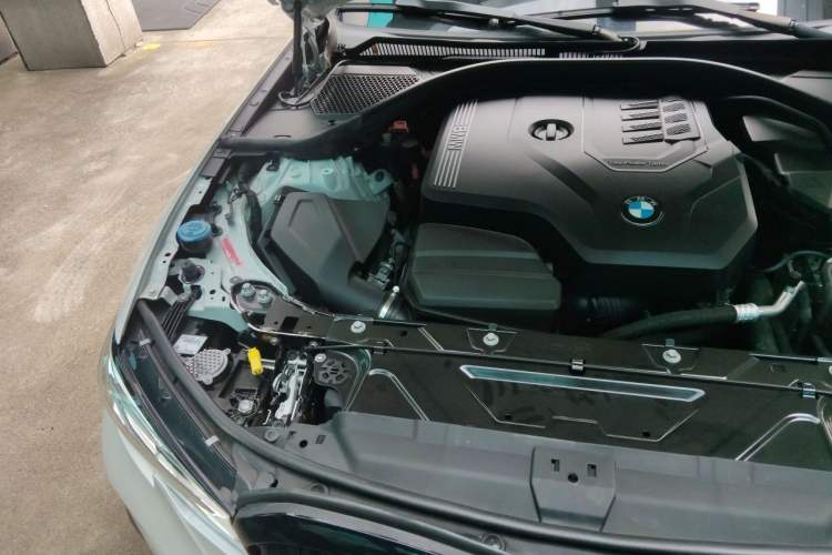 Used BMW 3 Series 2021 325Li M Sport Shadowline Package Engine Bay Right