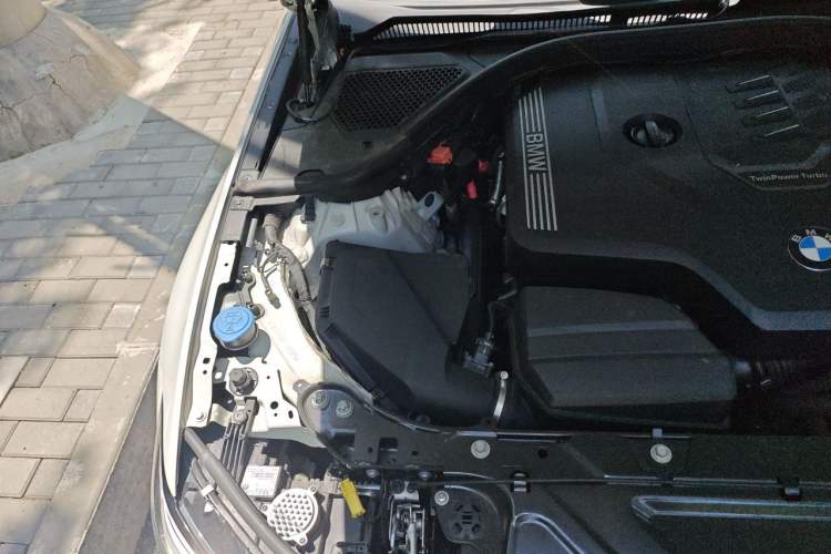 Used BMW 3 Series 2021 320i Sport Package Engine Bay Right