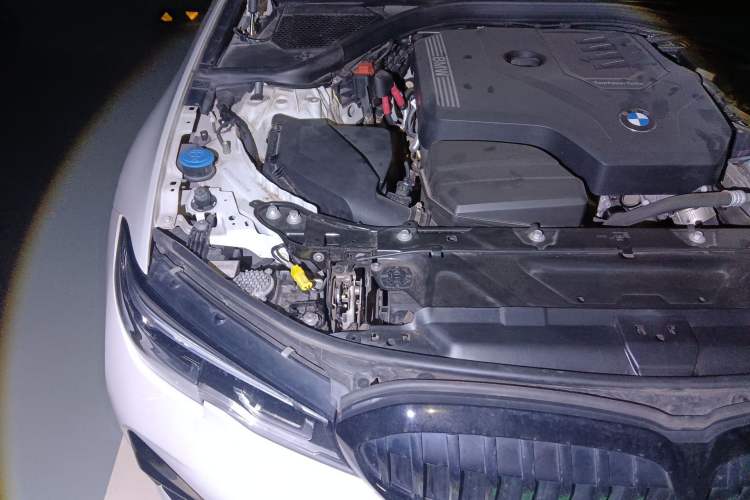 Used BMW 3 Series 2021 Restyled 325i M Sport Night Edition Package Engine Bay Right