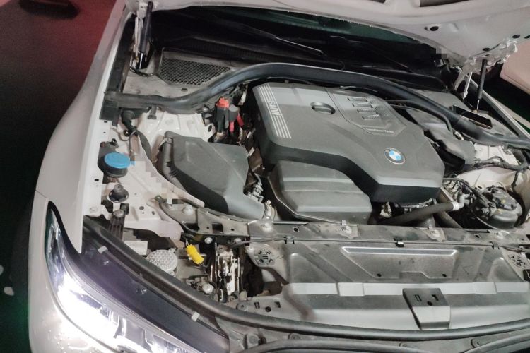 Used BMW 3 Series 2021 Restyled 325i M Sport Night Edition Package Engine Bay Right