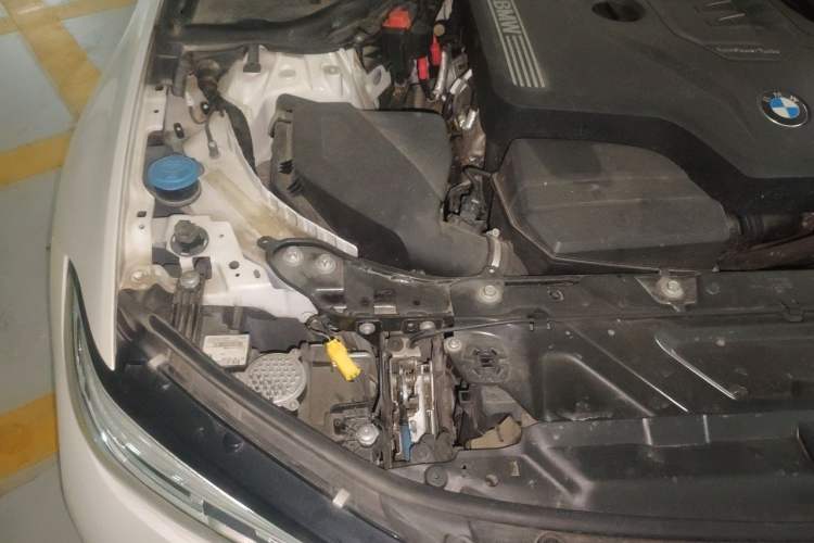 Used BMW 3 Series 2021 325Li M Sport Shadowline Package Engine Bay Right