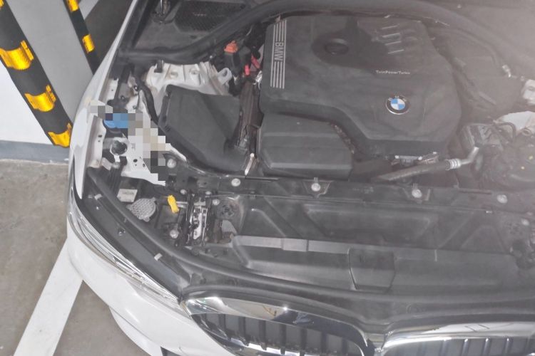 Used BMW 3 Series 2021 320i Sport Package Engine Bay Right