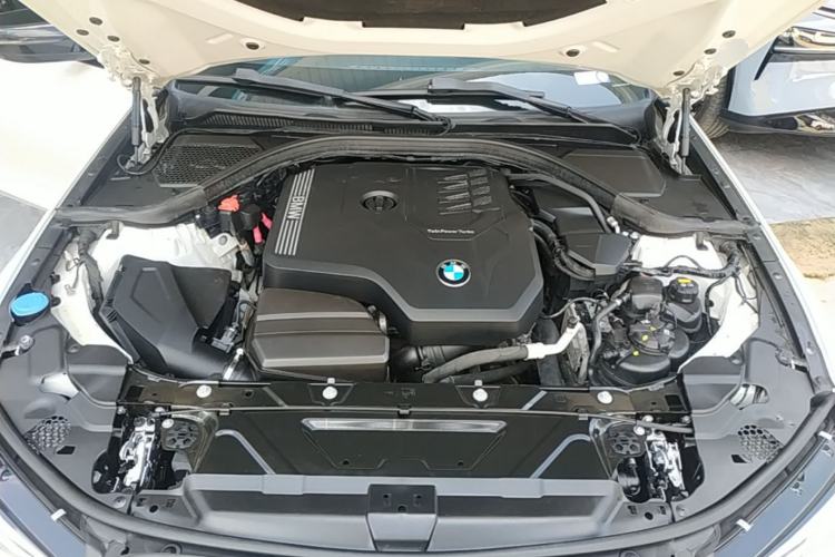 Used BMW 3 Series 2021 325i M Sport Night Edition package Engine Bay
