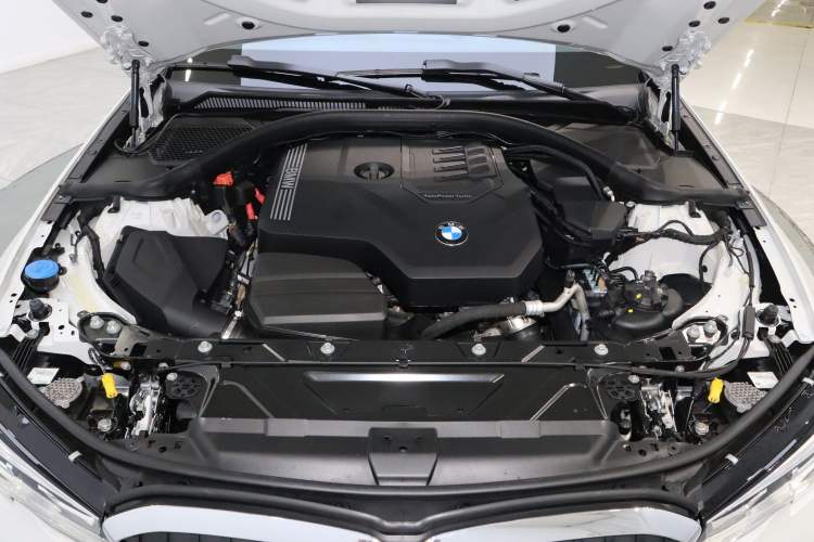 Used BMW 3 Series 2021 Restyled 320i Sport Package Engine Bay