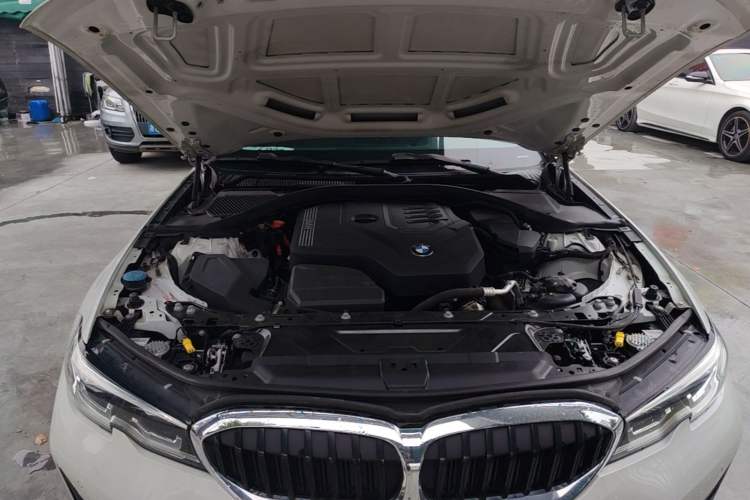 Used BMW 3 Series 2021 Restyled 320i Sport Package Engine Bay