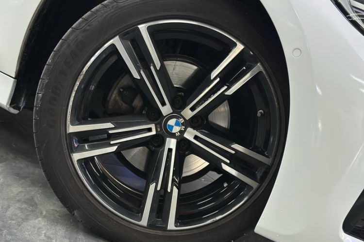 Used BMW 3 Series 2021 Second Facelift 325i M Sport Package Exterior 1