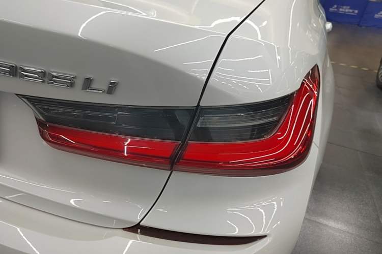 Used BMW 3 Series 2021 Restyled 325Li M Sport Package Exterior 1