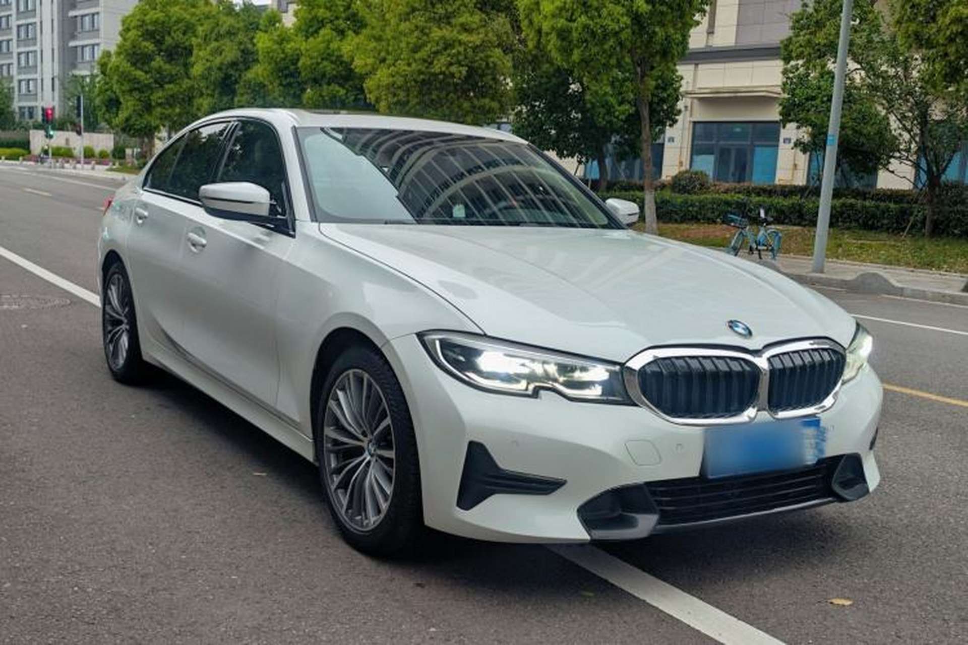 Used BMW 3 Series 2021 Second Facelift 320i Sport Package Exterior 2