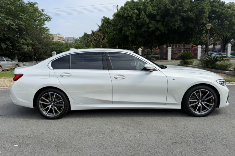 Used BMW 3 Series 2021 Second Facelift 320Li M Sport Package Exterior 2