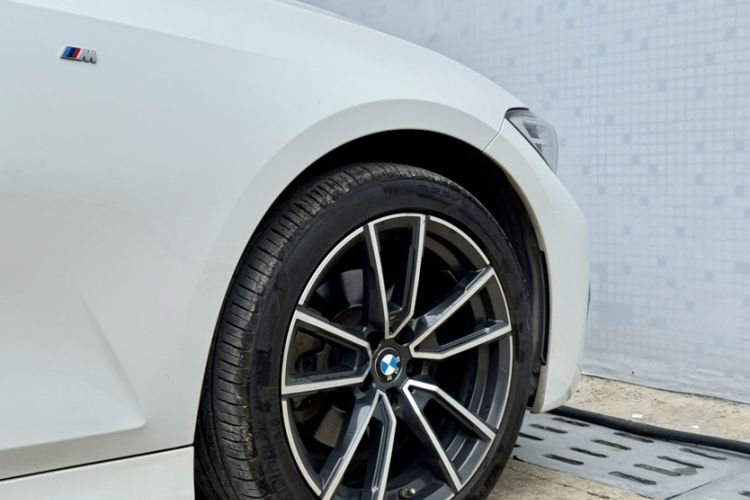 Used BMW 3 Series 2021 Facelifted 320Li M Sport Package Exterior 2