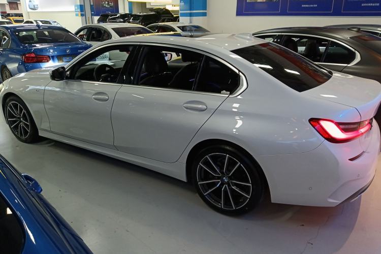 Used BMW 3 Series 2021 Restyled 325Li M Sport Package Exterior 2