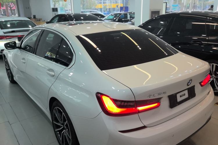 Used BMW 3 Series 2021 Second Facelift 325Li M Sport Package Exterior 2