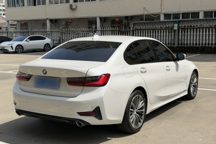 Used BMW 3 Series 2021 Restyled 320i Sport Package Exterior 2