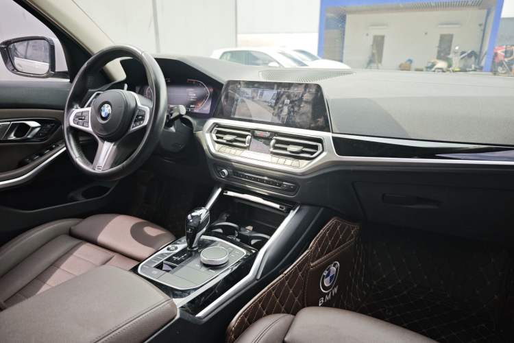 Used BMW 3 Series 2021 320Li M Sport Package Exterior 3