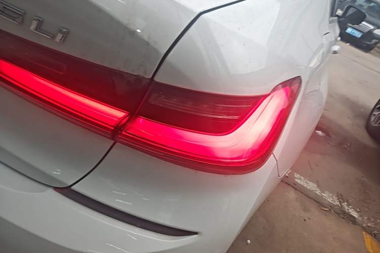 Used BMW 3 Series 2021 Second Facelift 325Li M Sport Package Exterior 3