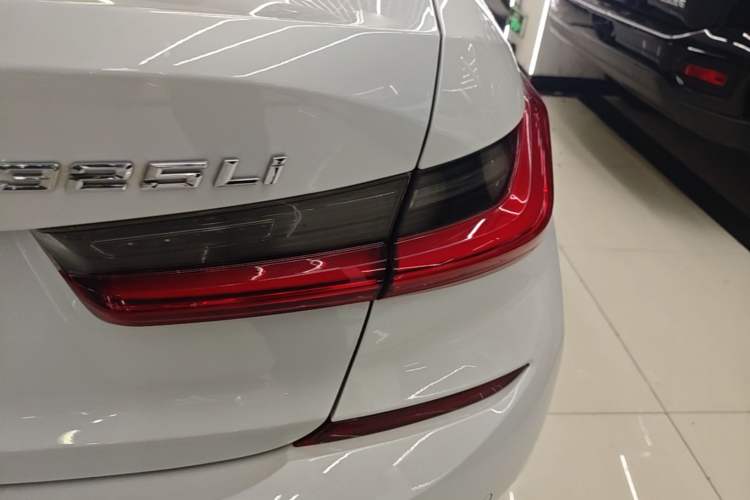 Used BMW 3 Series 2021 Facelifted 320Li M Sport Package Exterior 3