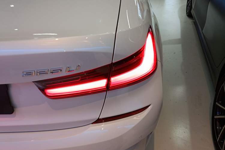 Used BMW 3 Series 2021 Restyled 325Li M Sport Package Exterior 3