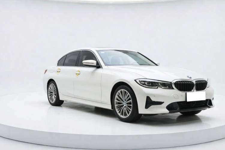 Used BMW 3 Series 2021 Restyled 320i Sport Package Exterior 3