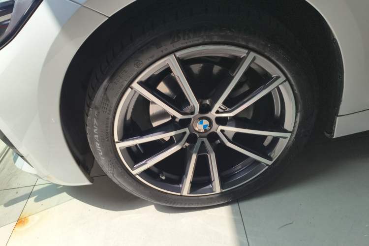 Used BMW 3 Series 2021 Facelifted 320Li M Sport Package Exterior 4