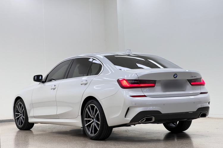 Used BMW 3 Series 2021 320Li M Sport Package Exterior 4