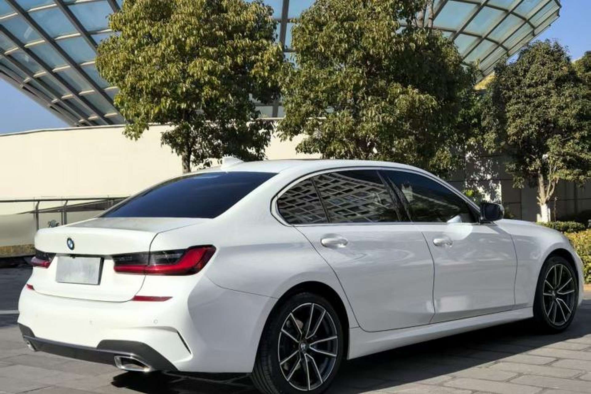 Used BMW 3 Series 2021 Second Facelift 320Li M Sport Package Exterior 4