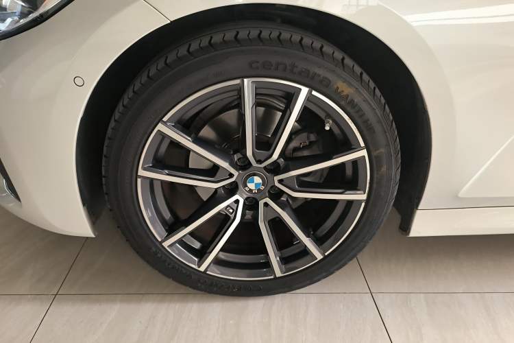 Used BMW 3 Series 2021 Restyled 325Li M Sport Package Exterior 4