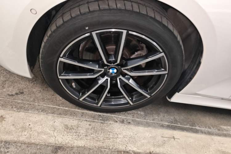 Used BMW 3 Series 2021 Second Facelift 325Li M Sport Package Exterior 4