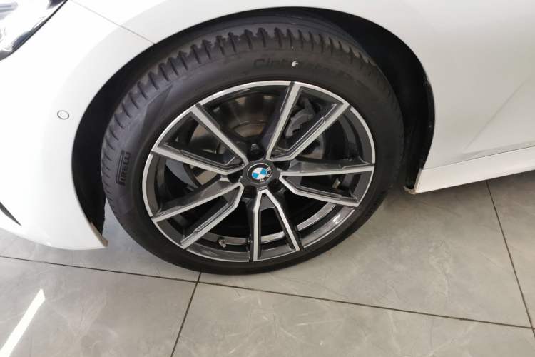 Used BMW 3 Series 2021 Second Facelift 325Li M Sport Package Exterior 4