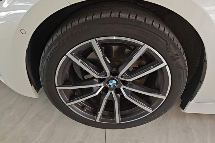 Used BMW 3 Series 2021 Second Facelift 325Li M Sport Package Exterior 4