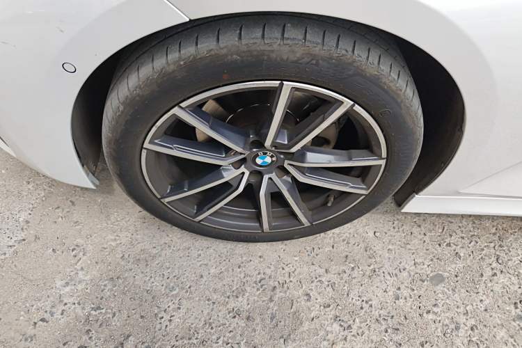 Used BMW 3 Series 2021 Second Facelift 320Li M Sport Package Exterior 4