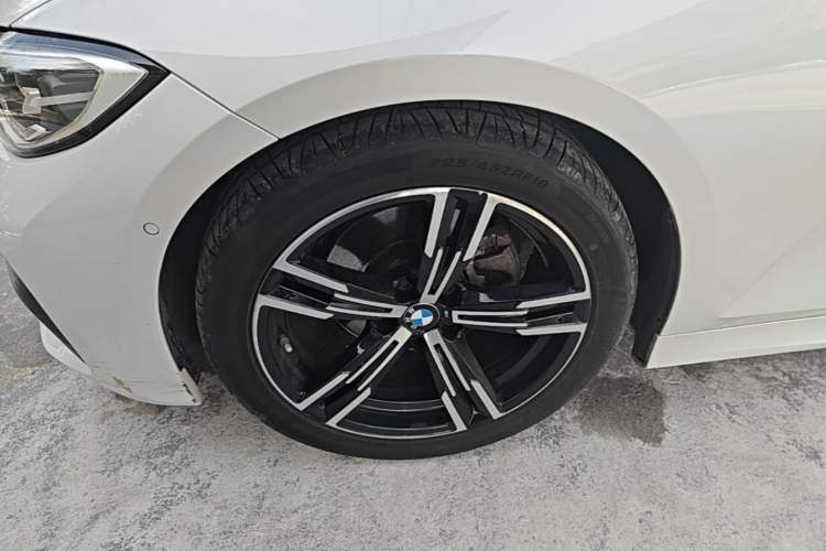 Used BMW 3 Series 2021 325i M Sport Package Exterior 4