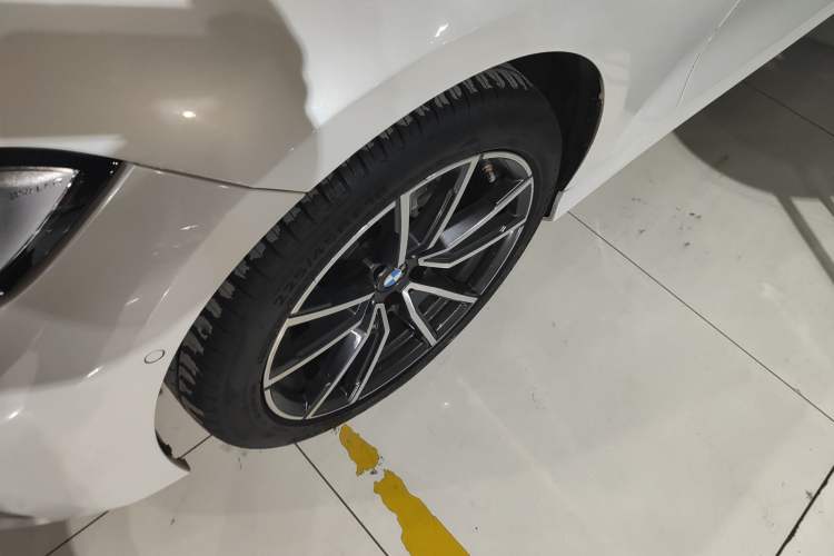 Used BMW 3 Series 2021 Second Facelift 325Li M Sport Package Exterior 4