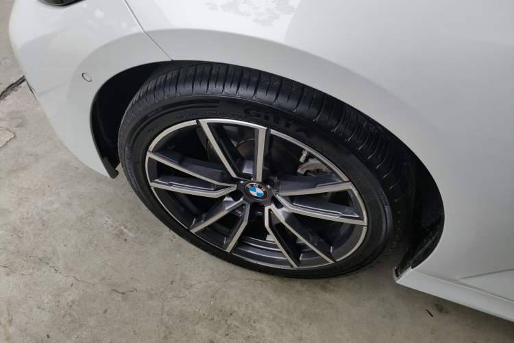 Used BMW 3 Series 2021 Second Facelift 325Li M Sport Package Exterior 4