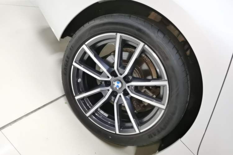 Used BMW 3 Series 2021 Restyled 325Li M Sport Package Exterior 5