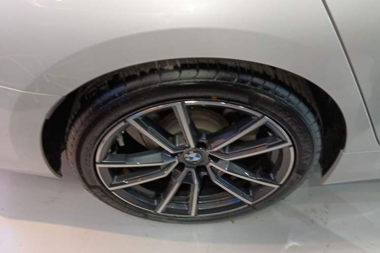 Used BMW 3 Series 2021 Restyled 325Li M Sport Package Exterior 5